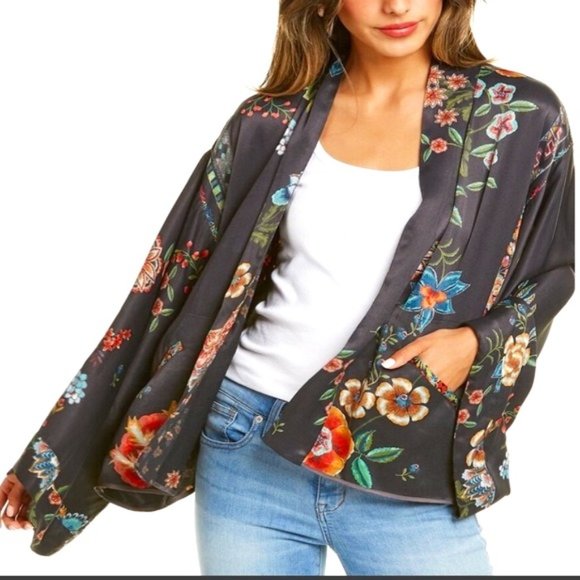 Johnny Was Jackets & Blazers - Johnny Was Reversible Maggie Crop Kimono Womens Size XXL Black & Red Floral